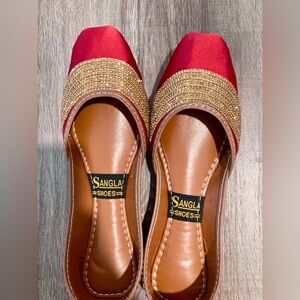 Gold and red Indian style flats. Size US 8